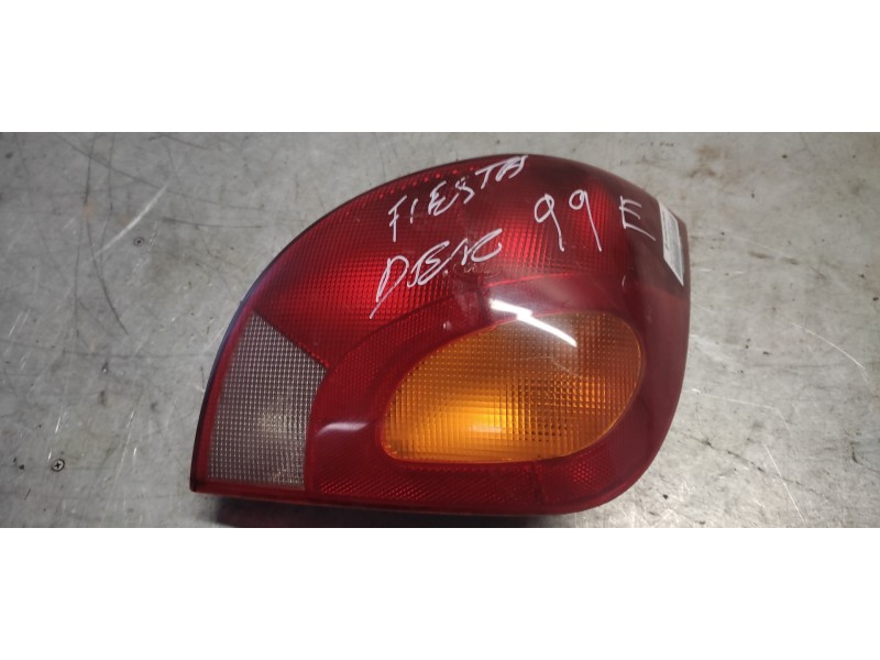 Recambio de piloto trasero derecho para ford fiesta berlina (dx) 1.25 16v cat referencia OEM IAM   