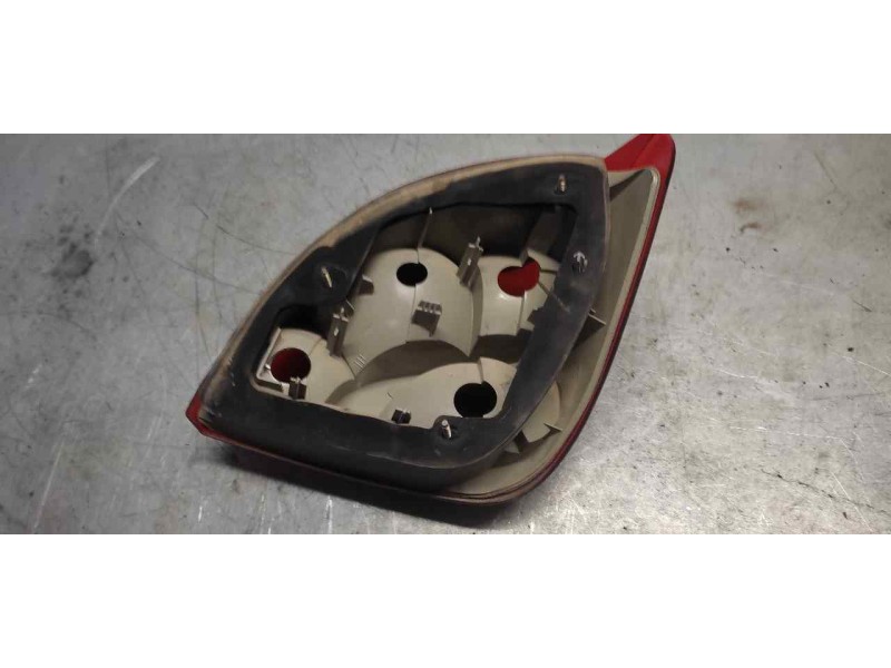 Recambio de piloto trasero izquierdo para ford fiesta berlina (dx) 1.25 16v cat referencia OEM IAM   