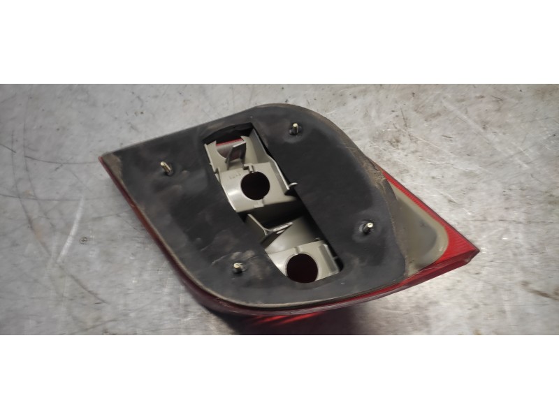 Recambio de piloto trasero derecho para ford fiesta berl./courier surf referencia OEM IAM   