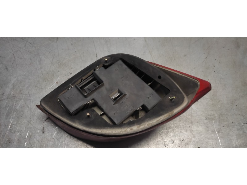 Recambio de piloto trasero derecho para ford fiesta berlina techno referencia OEM IAM   