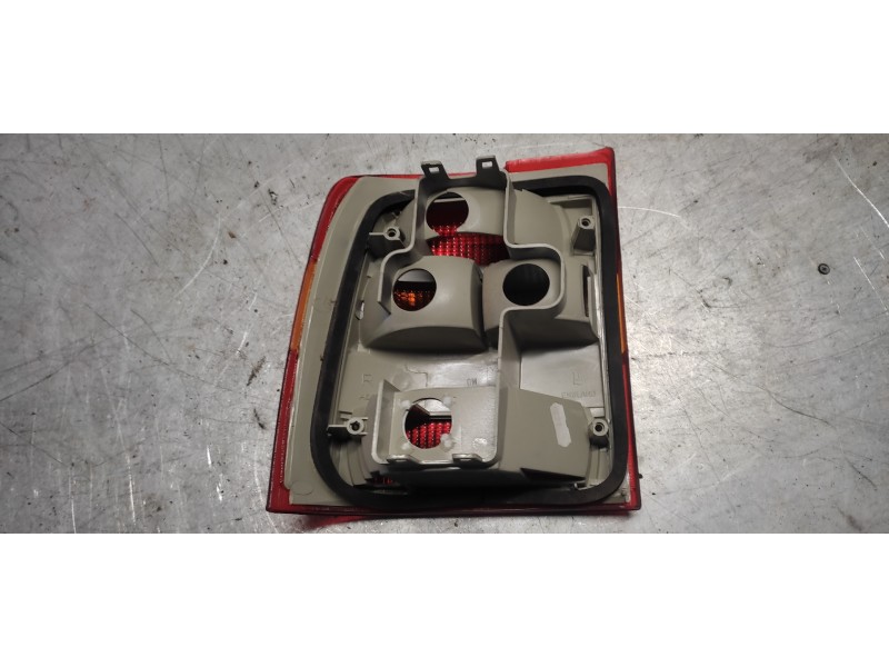 Recambio de piloto trasero derecho para opel vectra a gl referencia OEM IAM 90358315  