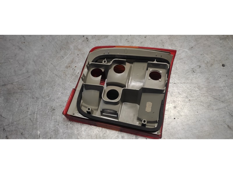 Recambio de piloto trasero izquierdo para opel vectra a gl referencia OEM IAM 90358315  