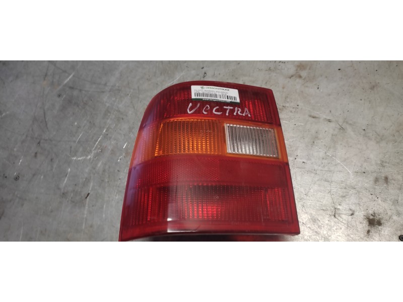 Recambio de piloto trasero izquierdo para opel vectra a gl referencia OEM IAM 90358315  