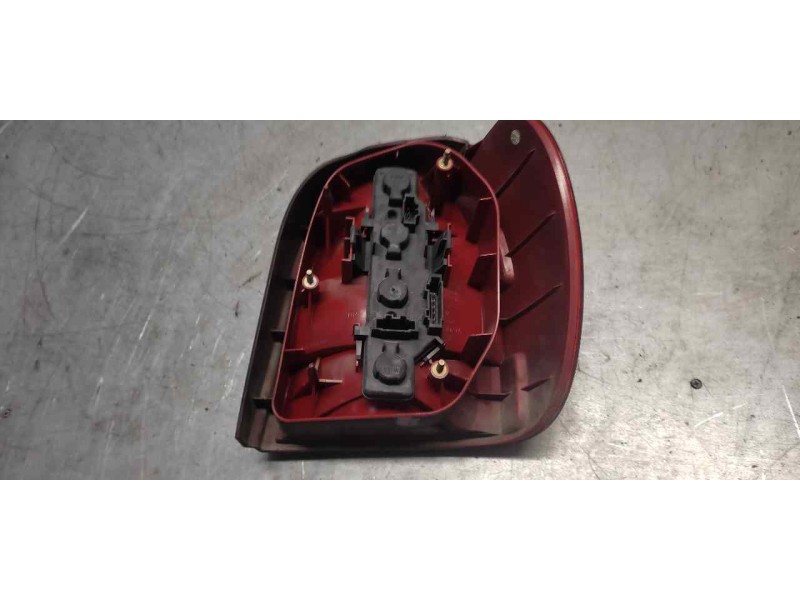 Recambio de piloto trasero izquierdo para volkswagen polo berlina (6n2) trendline referencia OEM IAM   