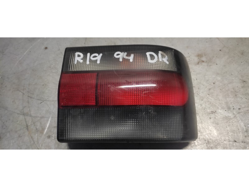 Recambio de piloto trasero derecho para renault 19 (b/c/l53) 1.9 d referencia OEM IAM   