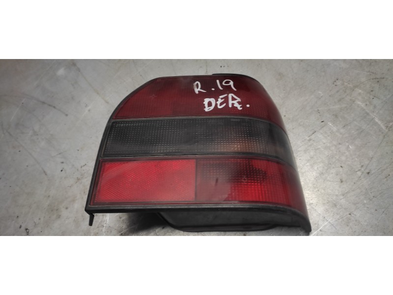 Recambio de piloto trasero derecho para renault 19 hatchback (b/c53) gtd referencia OEM IAM   