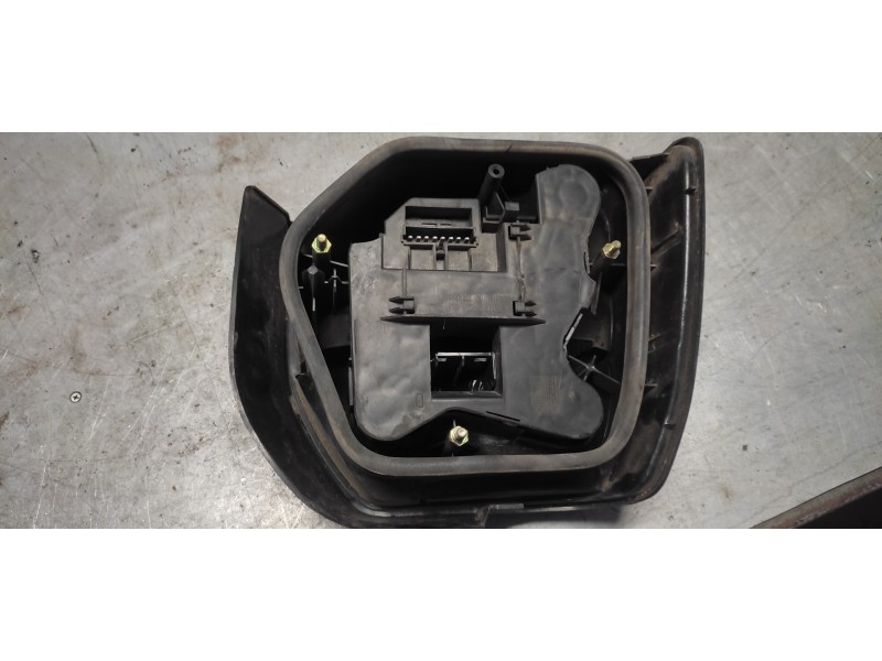Recambio de piloto trasero derecho para renault 19 hatchback (b/c53) gtd referencia OEM IAM   