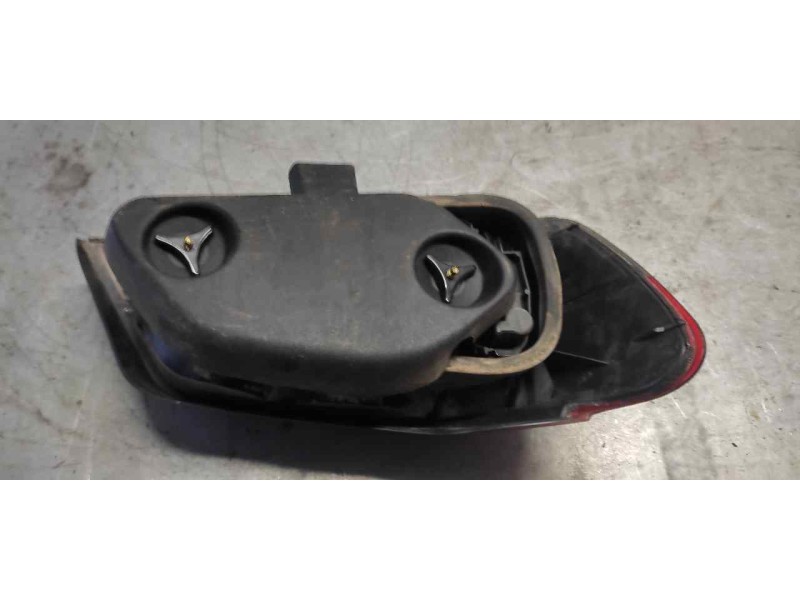 Recambio de piloto trasero derecho para peugeot 306 berlina 3/5 puertas (s1) open referencia OEM IAM   