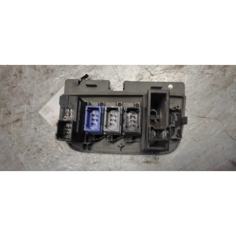 Recambio de mando elevalunas multifuncion para renault megane i scenic (ja0) 1.9 d alize referencia OEM IAM 7700433081  