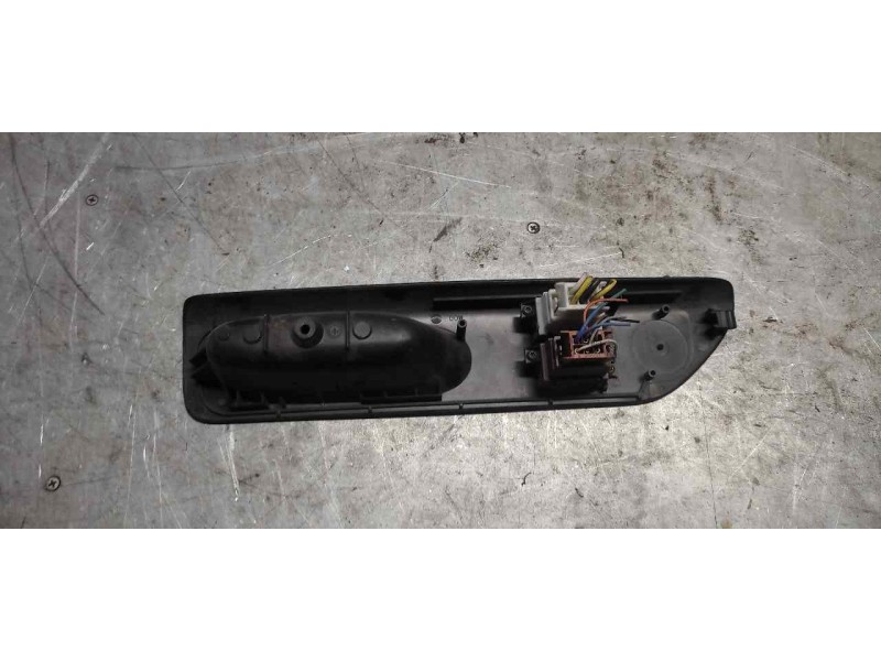 Recambio de mando elevalunas delantero izquierdo para renault laguna (b56) 2.0 d rn (b56f/g) referencia OEM IAM   