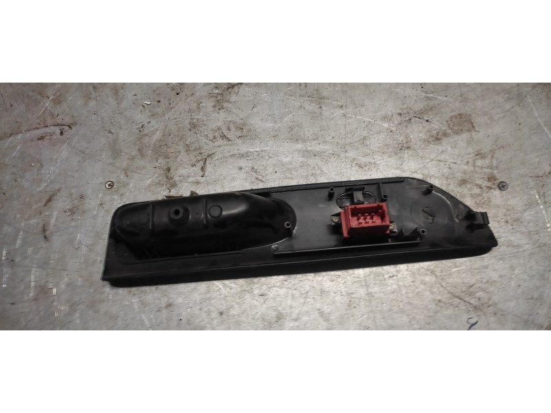 Recambio de mando elevalunas delantero derecho para renault laguna (b56) 2.0 d rn (b56f/g) referencia OEM IAM   
