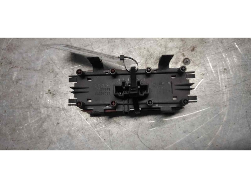 Recambio de warning para renault megane ii berlina 5p confort dynamique referencia OEM IAM 8200095493  