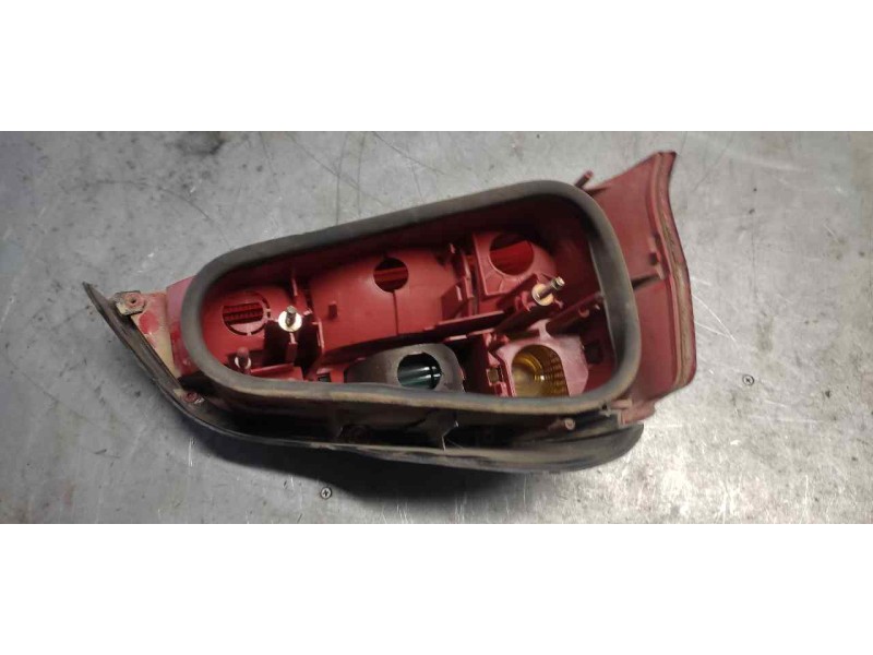 Recambio de piloto trasero derecho para peugeot 106 (s2) sketch referencia OEM IAM   