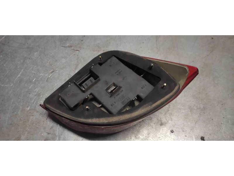 Recambio de piloto trasero derecho para ford fiesta berlina (dx) 1.25 16v cat referencia OEM IAM   