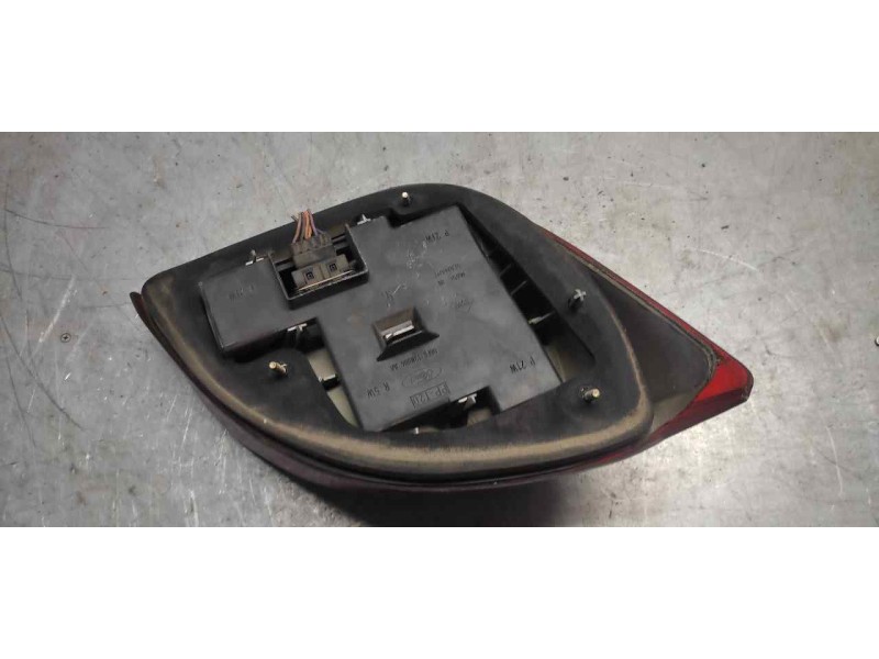 Recambio de piloto trasero derecho para ford fiesta berlina (dx) 1.25 16v cat referencia OEM IAM   
