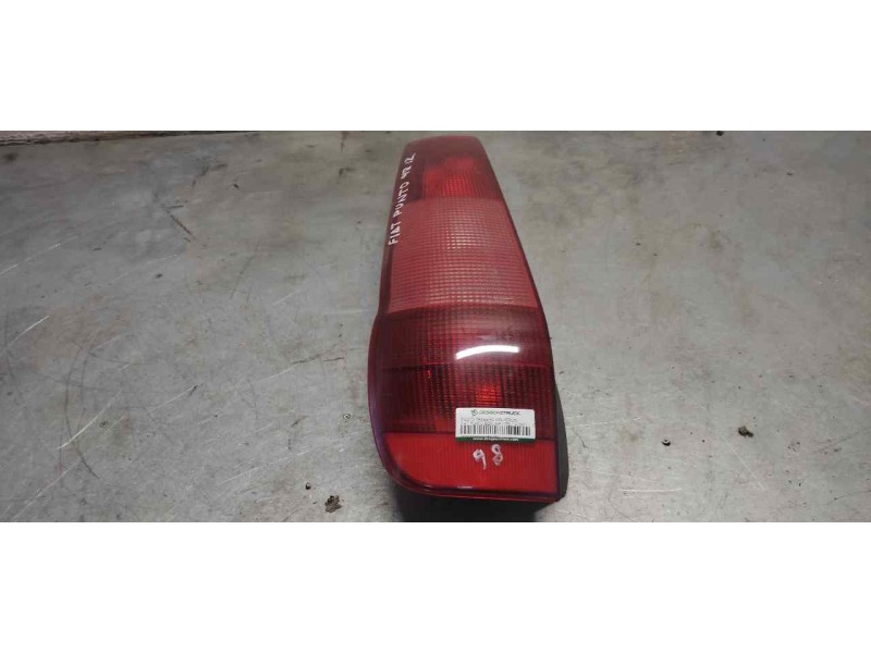 Recambio de piloto trasero izquierdo para fiat punto berlina (176) 1.4 cat referencia OEM IAM   