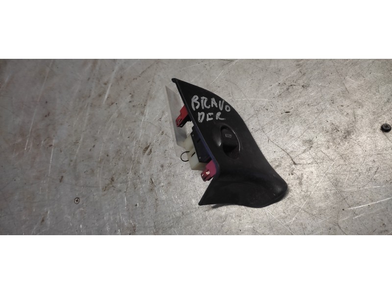 Recambio de mando elevalunas delantero derecho para fiat bravo (182) td 75 s referencia OEM IAM   