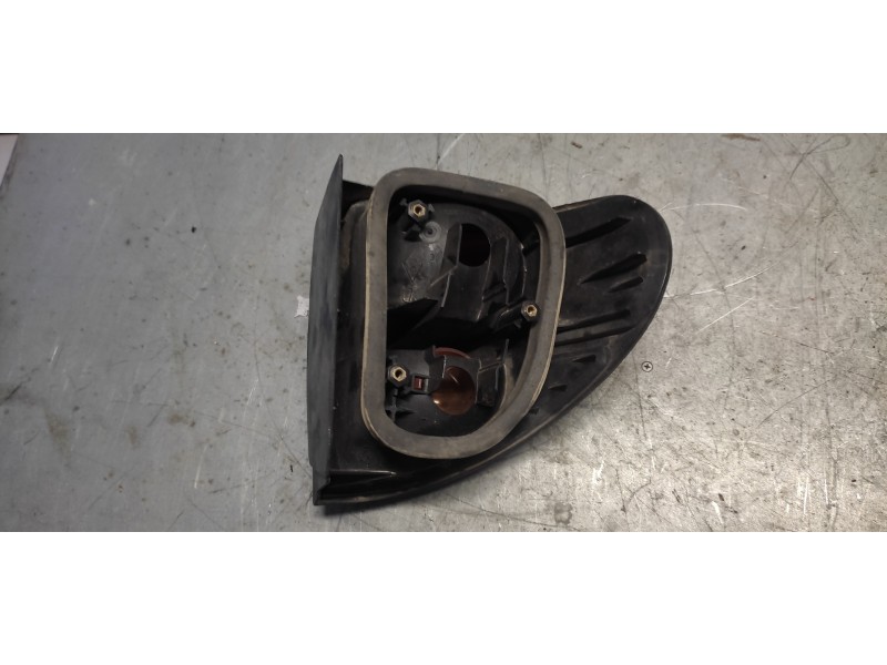 Recambio de piloto trasero derecho para renault laguna (b56) 2.0 d rn (b56f/g) referencia OEM IAM   