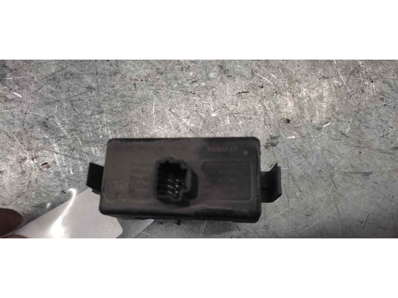 Recambio de warning para opel movano b kasten/combi ka l1h1 2,8t referencia OEM IAM 8200214896A 6 PINS 