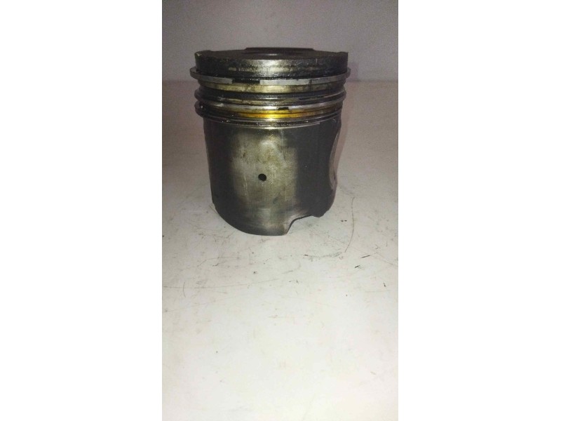 Recambio de piston para iveco eurotech (mt) fki 180 e 27 larga distancia referencia OEM IAM 98458996  