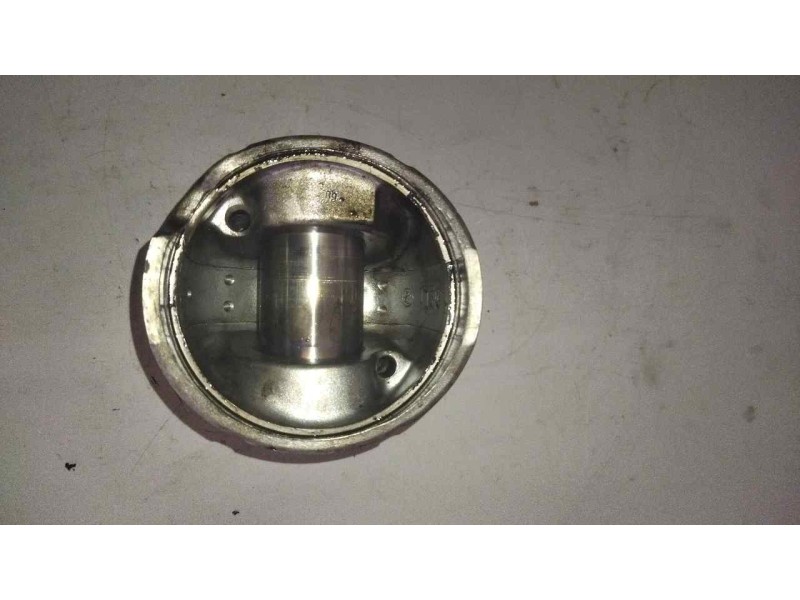 Recambio de piston para iveco eurotech (mt) fki 180 e 27 larga distancia referencia OEM IAM 98458996  