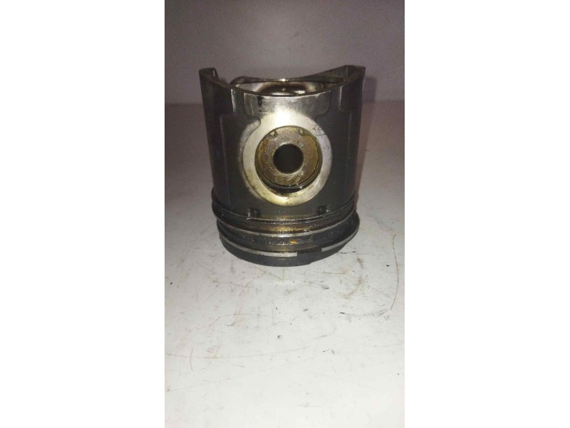 Recambio de piston para iveco eurotech (mt) fki 180 e 27 larga distancia referencia OEM IAM 98458996  