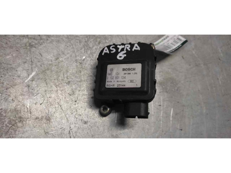 Recambio de motor regulador climatizacion para opel astra g berlina referencia OEM IAM 0132801134 2 PINS 