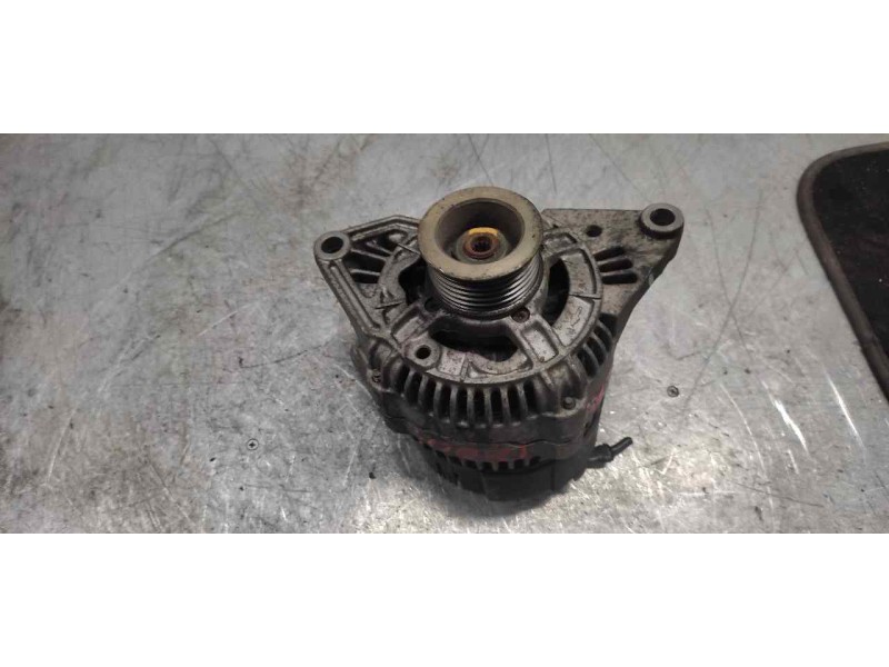 Recambio de alternador para nissan micra (k11) gx (1996) referencia OEM IAM 231005F600 BOSCH 12V-65A