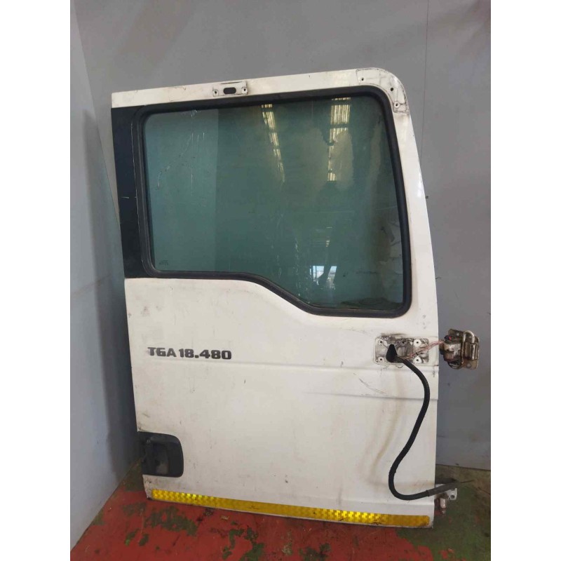 Recambio de puerta delantera derecha para man tg - a 18.xxx fg / bb   (e3/e4) xl referencia OEM IAM   