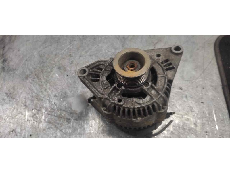 Recambio de alternador para nissan micra (k11) básico (k11) referencia OEM IAM 0123110007 BOSCH 14V 30-70A 6