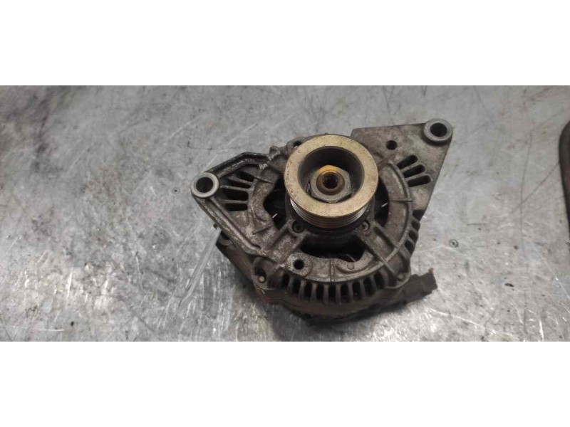 Recambio de alternador para nissan micra (k10) gl referencia OEM IAM 0120335008 BOSCH 14V 30-70A 6