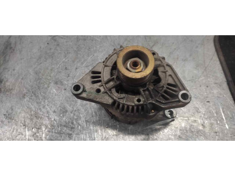 Recambio de alternador para nissan micra (k10) gl referencia OEM IAM 0120335008 BOSCH 14V 30-70A 6