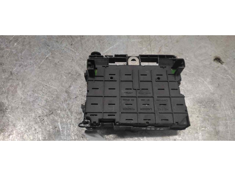 Recambio de caja reles / fusibles para peugeot 307 (s1) xr clim referencia OEM IAM 9650664180 BSM 