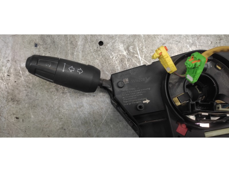 Recambio de mando multifuncion para opel corsa d innovation referencia OEM IAM 13142283 12274700 0902242184