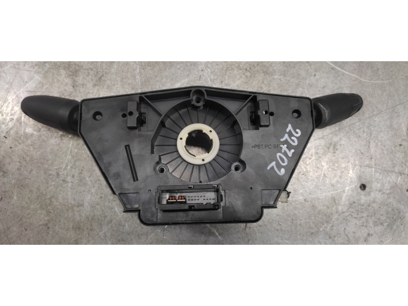 Recambio de mando multifuncion para opel corsa d innovation referencia OEM IAM 13142283 12274700 0902242184