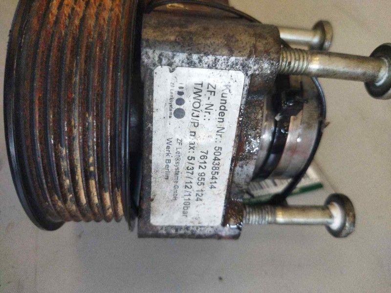 Recambio de bomba servodireccion para iveco daily ka 2.3 diesel cat referencia OEM IAM 504385414 7612955124 