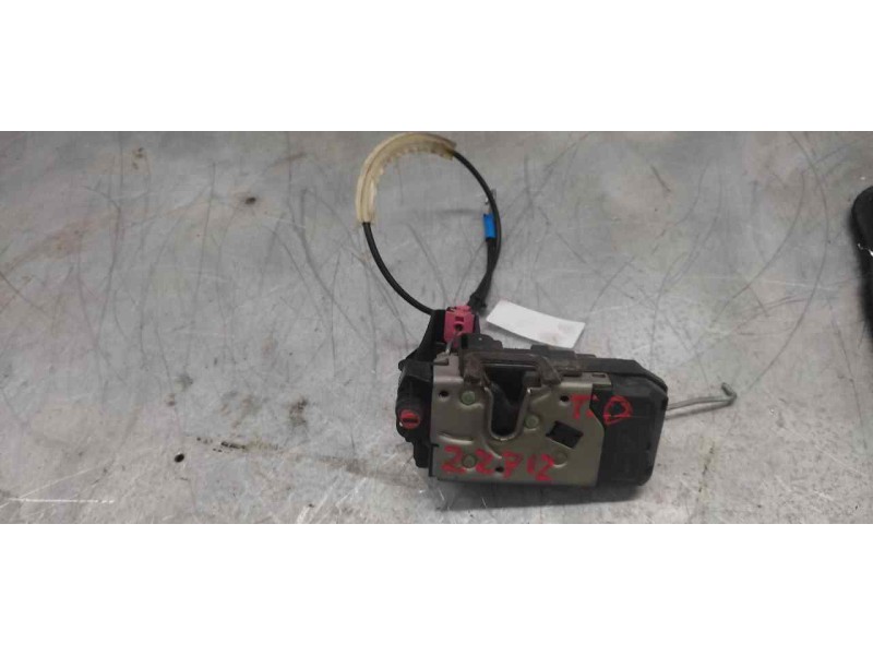 Recambio de cerradura puerta trasera derecha para opel zafira b cosmo referencia OEM IAM 13210739 4 PINS 