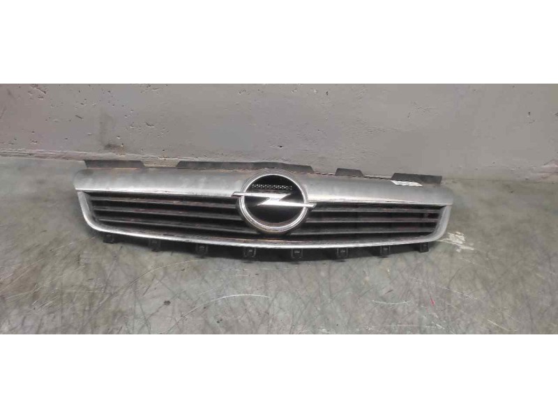 Recambio de rejilla delantera central para opel zafira b cosmo referencia OEM IAM   