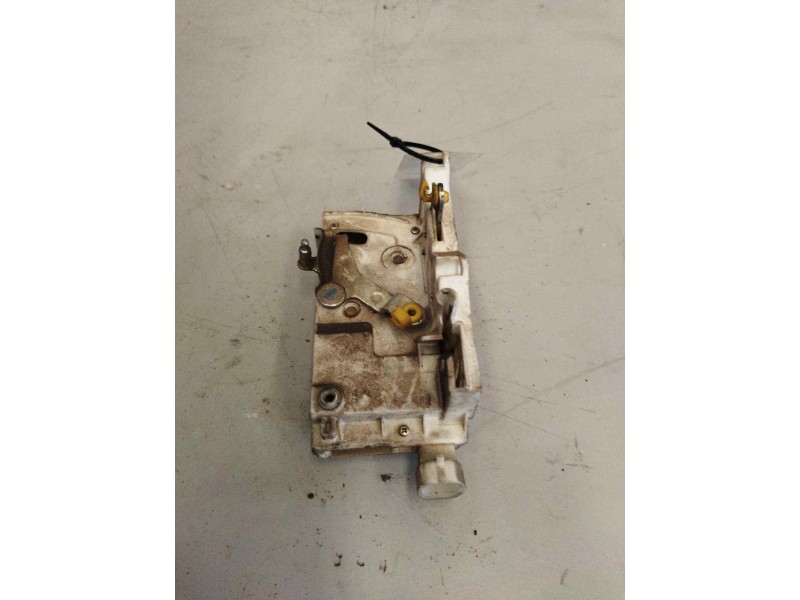 Recambio de cerradura puerta delantera derecha para iveco eurocargo 05.03  5.9 diesel referencia OEM IAM 98416346  