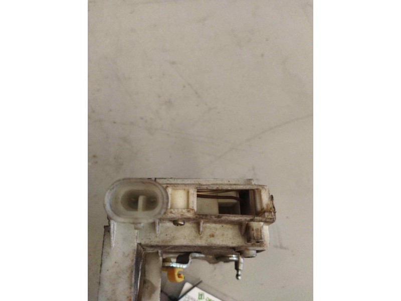 Recambio de cerradura puerta delantera derecha para iveco eurocargo 05.03  5.9 diesel referencia OEM IAM 98416346  