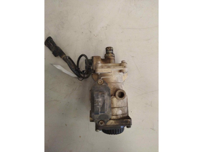 Recambio de valvula aire para iveco eurocargo 05.03  5.9 diesel referencia OEM IAM 504052063 504100604 DX65