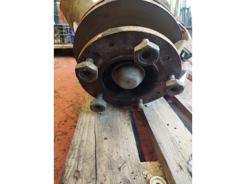 Recambio de buje delantero para isuzu npr npr 77 g referencia OEM IAM 8-97035-160-0 8-97017-193-0 8-97168-460-0