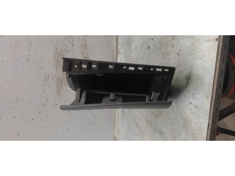 Recambio de guantera para renault megane iii berlina 5 p dynamique referencia OEM IAM   