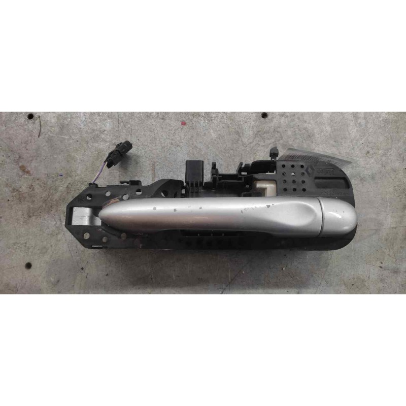 Recambio de maneta exterior delantera derecha para renault megane iii berlina 5 p dynamique referencia OEM IAM 806060042R  