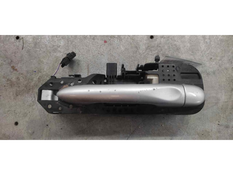 Recambio de maneta exterior delantera derecha para renault megane iii berlina 5 p dynamique referencia OEM IAM 806060042R  
