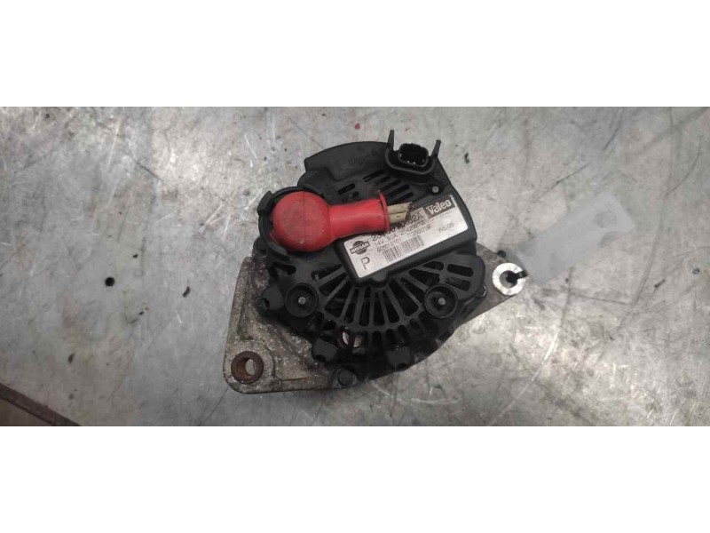 Recambio de alternador para nissan micra (k12e) acenta referencia OEM IAM 23100AX62A TG8S019 14V 80A VALEO