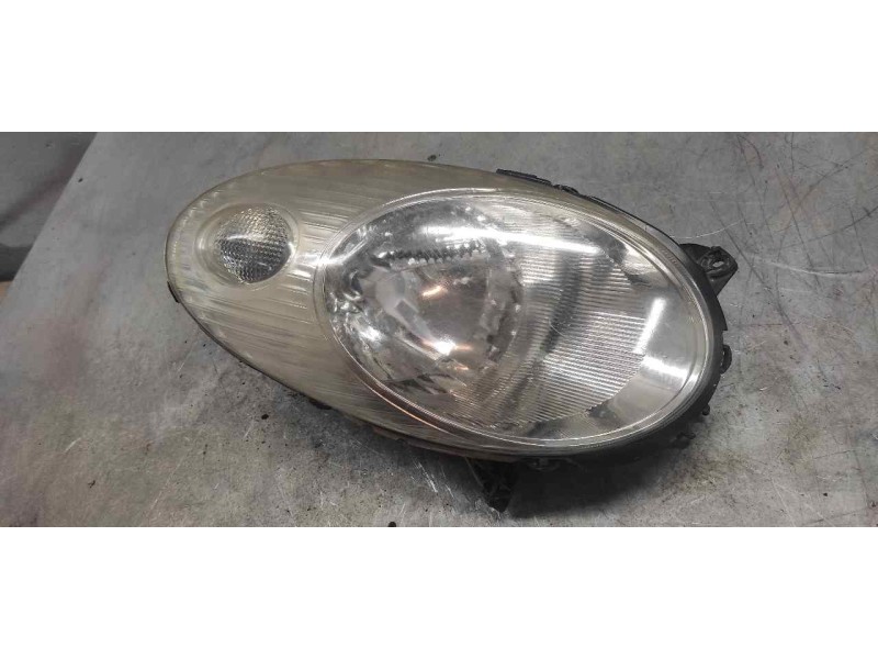 Recambio de faro derecho para nissan micra (k12e) acenta referencia OEM IAM 89007102  