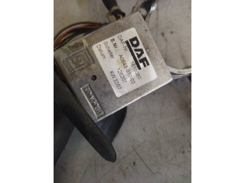 Recambio de mando intermitentes para daf serie xf105.xxx fsa 4x2 space-cab referencia OEM IAM 1615080  