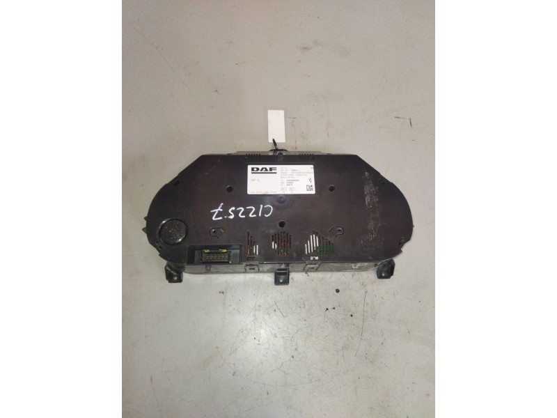 Recambio de cuadro instrumentos para daf serie xf105.xxx fsa 4x2 space-cab referencia OEM IAM 1793211  