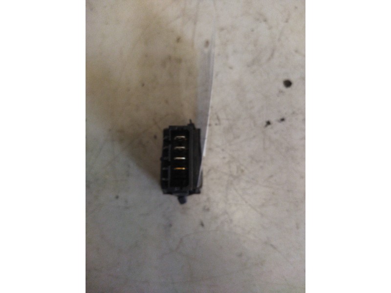 Recambio de interruptor para renault m 250.13,15,16)c,d,t midl. e2 6.2 diesel referencia OEM IAM 5010231532  